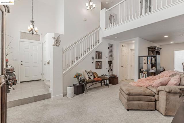 8215 Red Elk Dr, Elk Grove CA: https://media.crmls.org/mediaz/4eb46281-6e0e-4ef6-aca4-005e4d531c1a.jpg