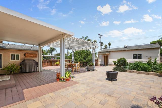 4386 Niagara Ave, San Diego CA: https://media.crmls.org/mediaz/4eb58c41-7d51-480b-8fd5-f6688a4015ae.jpg