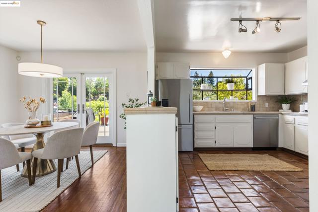 769 Santa Ray Ave, Oakland CA: https://media.crmls.org/mediaz/4eb5ddec-1d7b-43bf-8b35-f09277782ba0.jpg