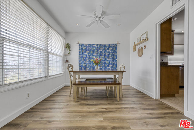 2735 Beth Place, Simi Valley CA: https://media.crmls.org/mediaz/4eb6a7da-2181-4d2f-b988-568852b56bc2.jpg