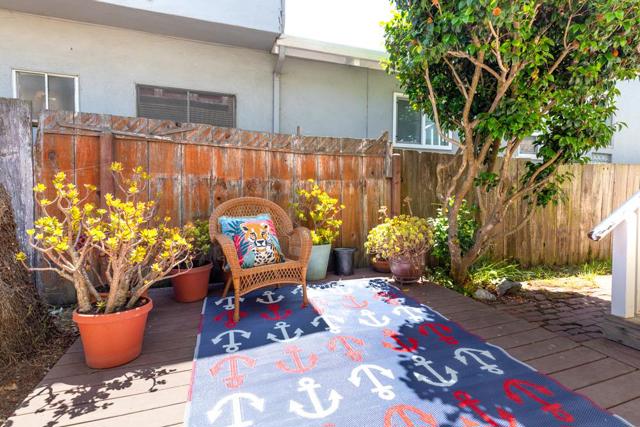 21130 E Cliff Drive, Santa Cruz CA: https://media.crmls.org/mediaz/4eb70785-6e90-4171-bfb0-c853af422b2b.jpg