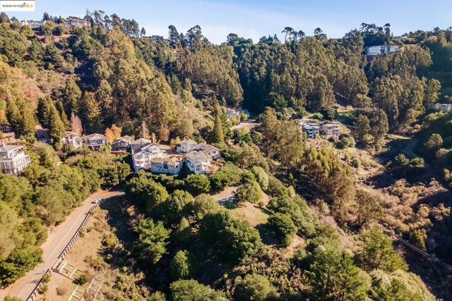 0 Tunnel Rd, Oakland CA: https://media.crmls.org/mediaz/4eb7e64d-9460-42b2-b1dc-6a8cc104273f.jpg
