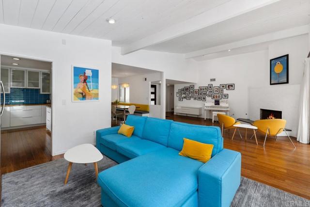 2104 Crownhill Road, San Diego CA: https://media.crmls.org/mediaz/4eb81e6d-1460-4d31-88dc-744d62d8fb46.jpg