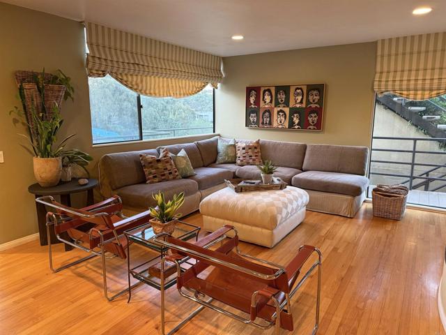 Detail Gallery Image 6 of 6 For 3790 Arroyo Sorrento, San Diego,  CA 92130 - 5 Beds | 3/2 Baths