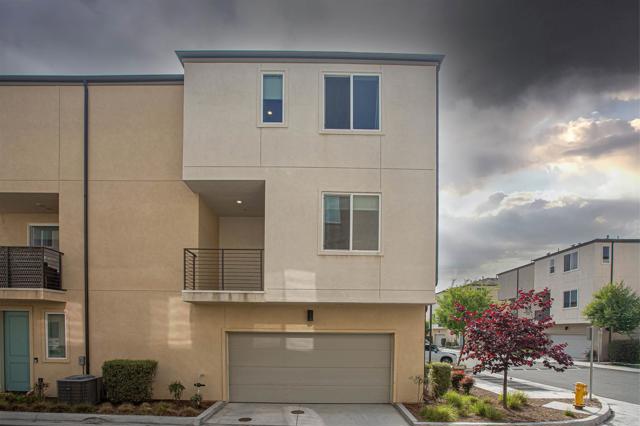 5211 Beachfront Cove, San Diego CA: https://media.crmls.org/mediaz/4eb87de1-1524-43e2-a03f-55c55b0ea21e.jpg