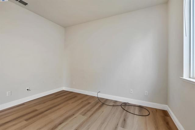 501 Carnaby Rd, Lathrop CA: https://media.crmls.org/mediaz/4eb88fb7-4afa-48f5-9b2f-6d2f50348af8.jpg