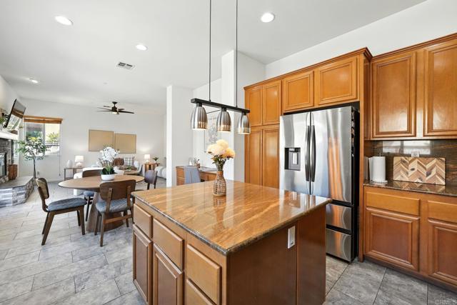 1682 May Ave, Chula Vista CA: https://media.crmls.org/mediaz/4eb8ef54-2785-402b-9dea-ad25078ff4b4.jpg