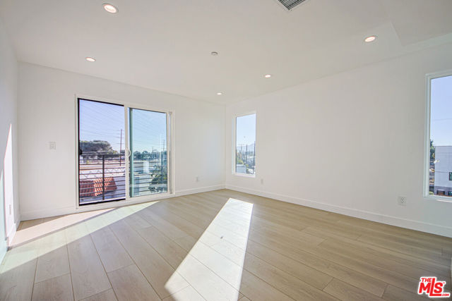 5709 Auckland Avenue, North Hollywood CA: https://media.crmls.org/mediaz/4eb97b1d-72ef-44d6-9854-b6ecd483df45.jpg