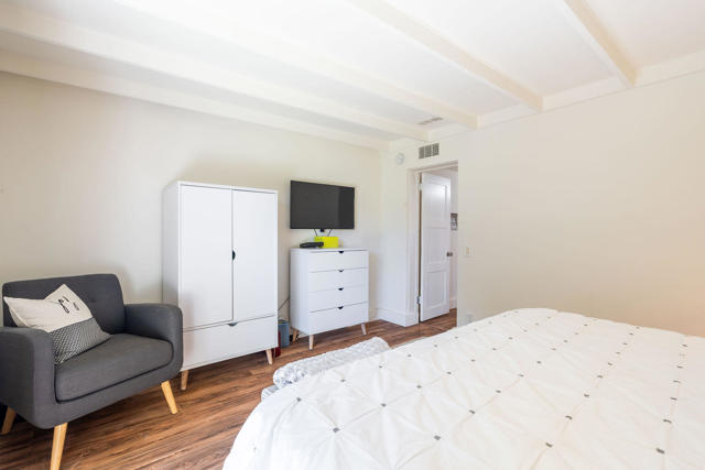 51864 Avenida Mendoza, La Quinta CA: https://media.crmls.org/mediaz/4eb9f62d-18fc-4947-8e52-becc9b783283.jpg