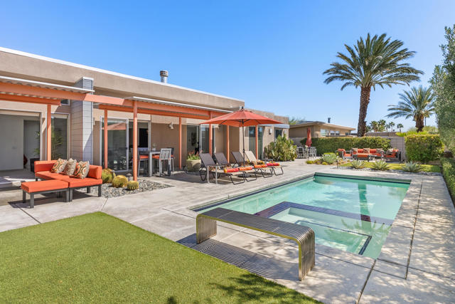 1069 Azure Court, Palm Springs CA: https://media.crmls.org/mediaz/4eba3a5c-b13b-462f-84dd-c353224ef4f5.jpg