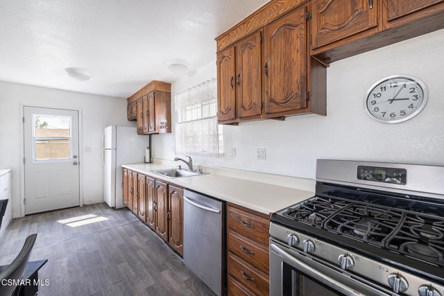 1620 Spence Street, Simi Valley CA: https://media.crmls.org/mediaz/4eba76e8-15fe-4bcb-ba34-faab1a958ca7.jpg