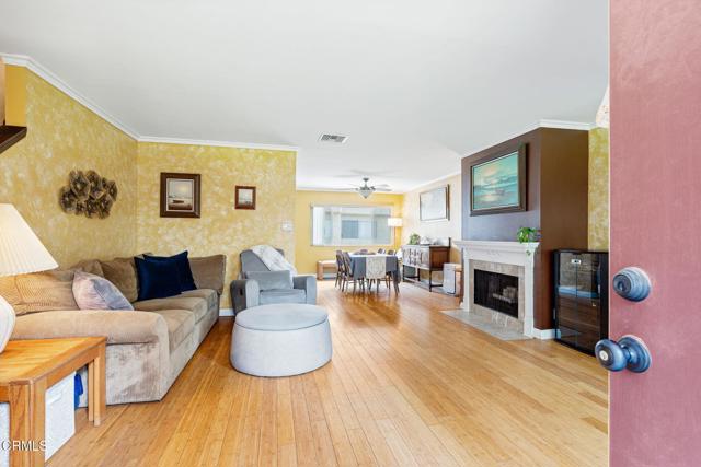 2113 Euclid Avenue, Camarillo CA: https://media.crmls.org/mediaz/4ebaadf6-10c9-4cf6-80f7-6e76a289a6c5.jpg