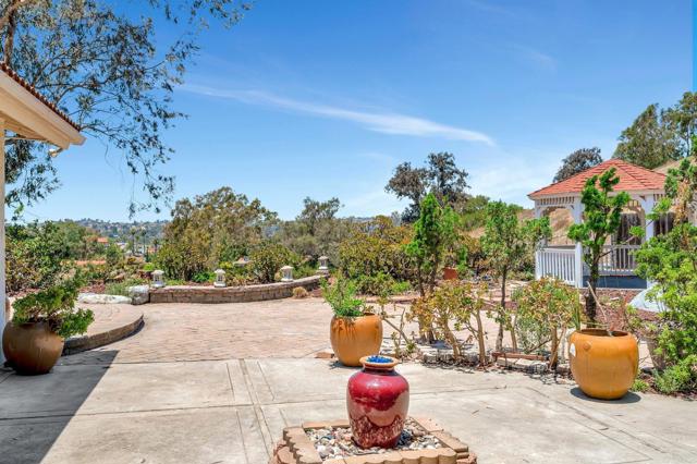 5623 JOCKEY WAY, Bonita CA: https://media.crmls.org/mediaz/4ebab281-9619-4795-8858-8e989e1d6d4f.jpg