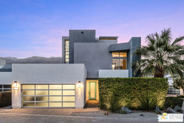 431 Suave Lane, Palm Springs CA: https://media.crmls.org/mediaz/4ebb16be-12b1-4c33-8553-51579b57233c.jpg