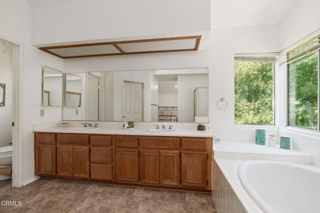 2048 Sierra Mesa Drive, Camarillo CA: https://media.crmls.org/mediaz/4ebb5393-cab8-4e7e-baac-42d377d5d44c.jpg