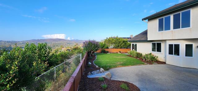 Detail Gallery Image 7 of 65 For 1420 Tres Hermanas Way, Encinitas,  CA 92024 - 4 Beds | 3 Baths