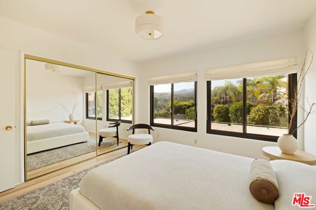 2341 N Hobart Boulevard, Los Angeles CA: https://media.crmls.org/mediaz/4ebbe4db-32bb-4389-b8b6-1b20a80a3b37.jpg