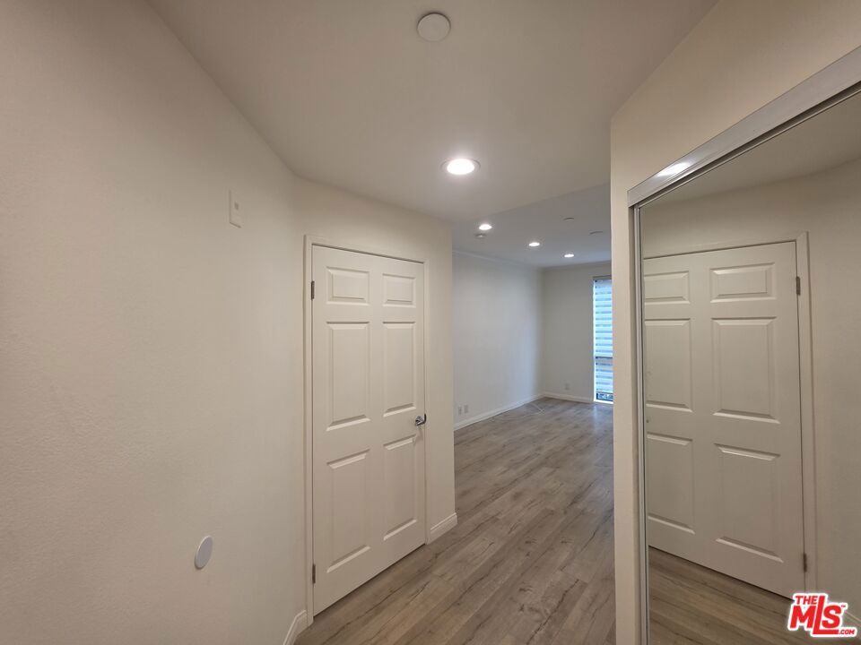 https://media.crmls.org/mediaz/4ebc2aff-6f07-4066-91f4-46727eb40fe5.jpg?preset=X-Large
