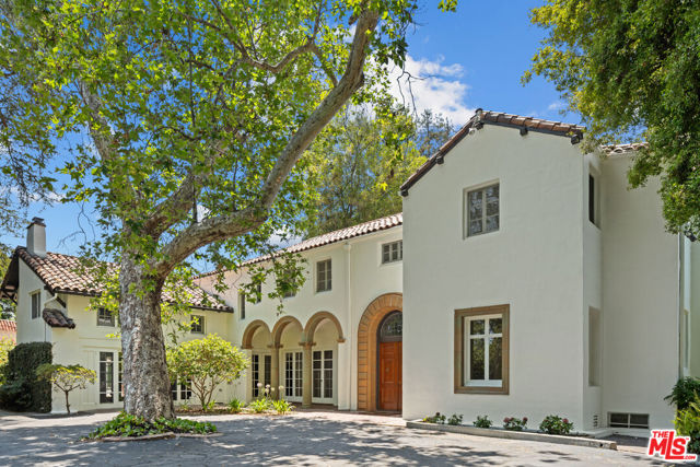 808 Woodacres Road, Santa Monica CA: https://media.crmls.org/mediaz/4ebc3893-30ac-4089-ac50-3a184f054fc3.jpg