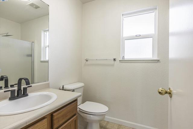 Image 21 of 34 For 20363 Royal Ave