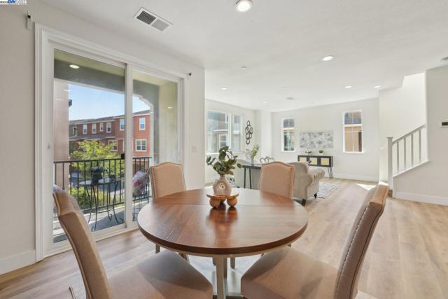 5743 Oceanspray Rd, Newark CA: https://media.crmls.org/mediaz/4ebce95c-6f74-49ba-ae4d-b8bb254fea74.jpg
