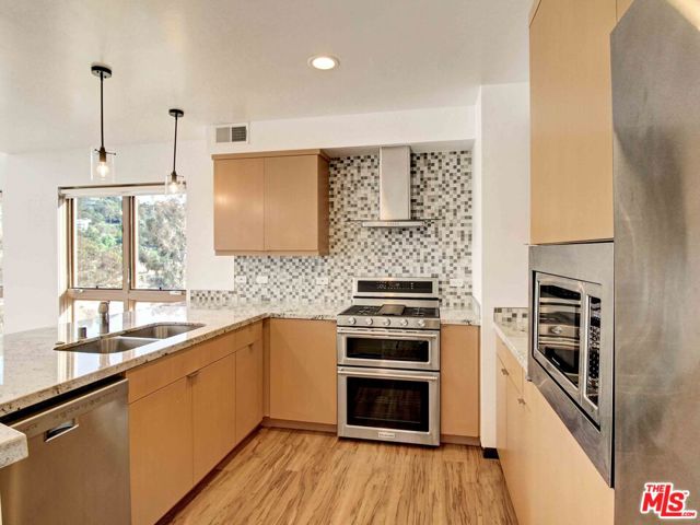 2612 Corralitas, Los Angeles CA: https://media.crmls.org/mediaz/4ebd15ee-05e4-4889-98e8-4550f2d7c2e9.jpg