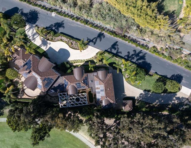 14479 Emerald Lane, Rancho Santa Fe CA: https://media.crmls.org/mediaz/4ebdf028-e3d6-464f-9160-84b500afccfe.jpg