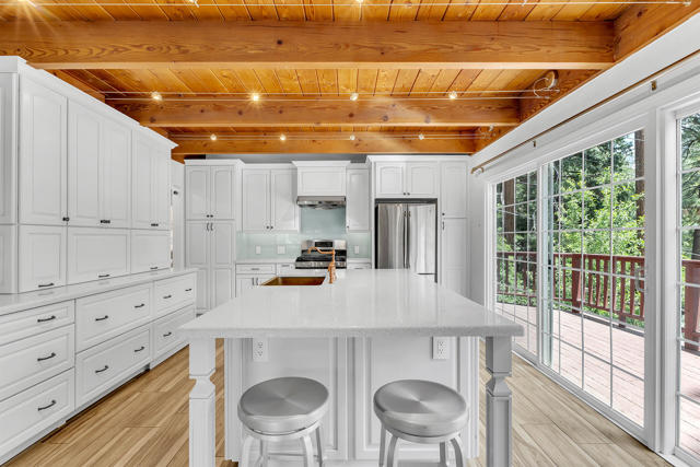 53200 Forest Lake Drive, Idyllwild CA: https://media.crmls.org/mediaz/4ebdf9fc-7245-429f-b165-e8767c3dca07.jpg