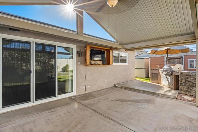 6289 Lake Arago Ave, San Diego CA: https://media.crmls.org/mediaz/4ebdff66-bdb0-4eb6-b9f7-0f5f8bc39b36.jpg