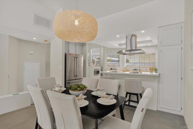Detail Gallery Image 10 of 55 For 2021 Carnegie Ln #APT 7,  Redondo Beach,  CA 90278 - 3 Beds | 2/1 Baths