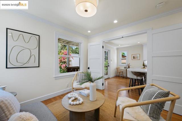 1420 Stannage Ave, Berkeley CA: https://media.crmls.org/mediaz/4ebe782c-8b99-459f-8ee7-2f6bf2e6180e.jpg