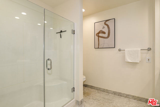 11939 Gorham Avenue, Los Angeles CA: https://media.crmls.org/mediaz/4ebed28a-cd8b-4184-a731-29426a25ffe0.jpg