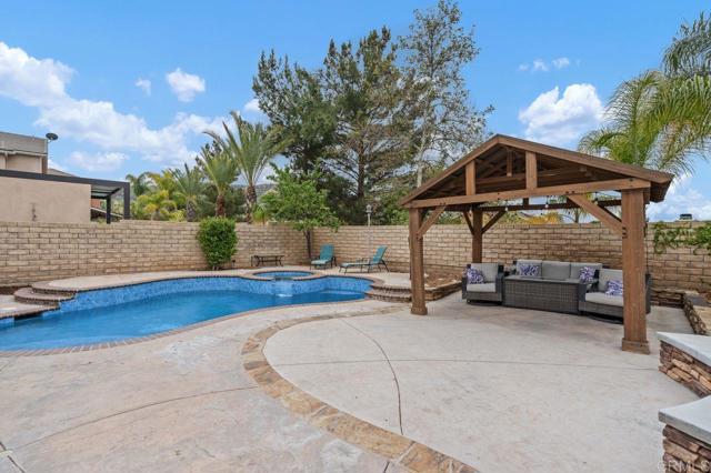 Detail Gallery Image 1 of 1 For 28331 Lorita Ln, Saugus,  CA 91350 - 4 Beds | 3 Baths