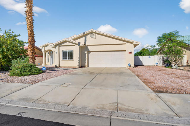 69020 San Susanna Avenue, Cathedral City CA: https://media.crmls.org/mediaz/4ebfe54a-7c39-4dcf-93e3-52e57e3e3242.jpg