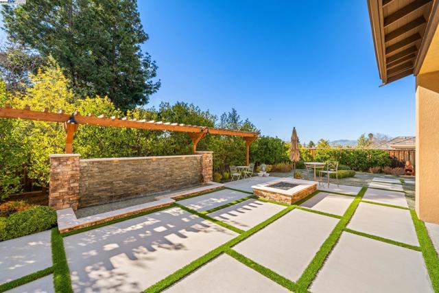 2135 Terra Bella Ct, Livermore CA: https://media.crmls.org/mediaz/4ec068eb-b589-413b-bb03-233b639addfb.jpg