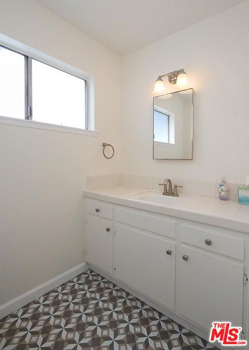 518 N 18th Street, Montebello CA: https://media.crmls.org/mediaz/4ec09663-92a6-4c41-a1d5-deb1e8b45f4a.jpg