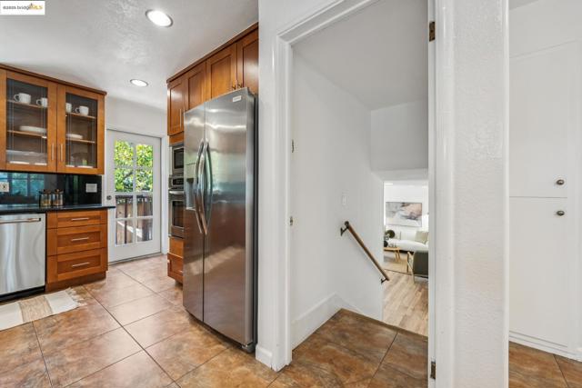 1044 Collier Dr, San Leandro CA: https://media.crmls.org/mediaz/4ec118c5-e4d9-4e03-8426-fe7ac2470cc2.jpg