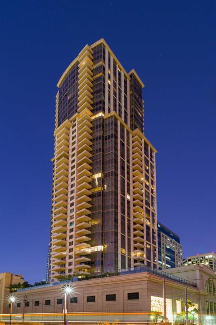 700 W E Street, San Diego CA: https://media.crmls.org/mediaz/4ec11e97-d650-4472-925f-30e79980d5cc.jpg
