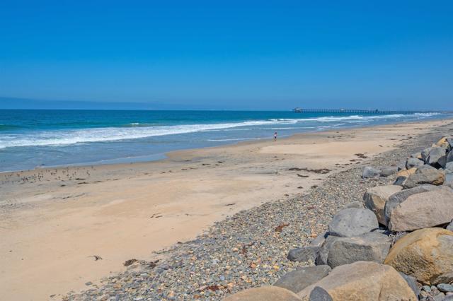 1460 Seacoast Drive, Imperial Beach CA: https://media.crmls.org/mediaz/4ec14301-d9ac-4863-b4eb-f0fa47a01c44.jpg