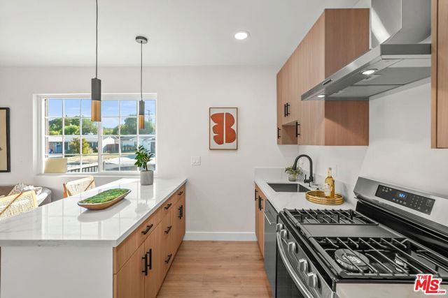 6520 Debs Avenue, West Hills CA: https://media.crmls.org/mediaz/4ec21863-2d05-40e0-8c4e-a759bdcbbf76.jpg