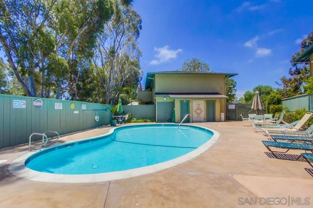 2609 Pico Pl, San Diego CA: https://media.crmls.org/mediaz/4ec29b7b-6317-4c2d-895c-8598600209aa.jpg