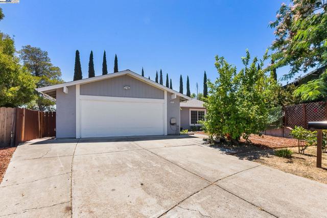 3481 Michael Pl, Bay Point CA: https://media.crmls.org/mediaz/4ec2b022-9817-4340-b050-55db522783fc.jpg