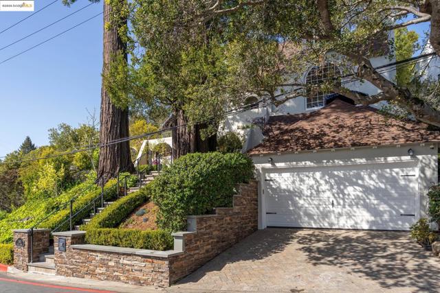 1143 Keith Ave, Berkeley CA: https://media.crmls.org/mediaz/4ec2bae9-f518-4e39-b5fd-8054f08923f0.jpg