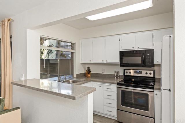 Detail Gallery Image 1 of 37 For 7980 Mission Center Ct #F,  San Diego,  CA 92108 - 1 Beds | 1 Baths