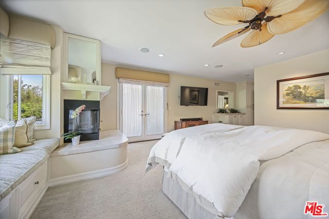 2660 Carman Crest Drive, Los Angeles CA: https://media.crmls.org/mediaz/4ec2f5d3-9038-4b4f-bcf2-2d1d0601d4de.jpg
