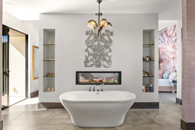427 N Avenida Caballeros, Palm Springs CA: https://media.crmls.org/mediaz/4ec3725a-8000-4846-b57d-ecd8737be5ea.jpg