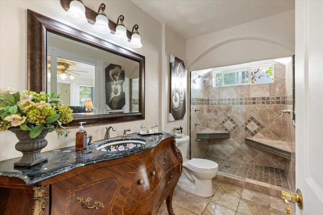 Detail Gallery Image 21 of 31 For 2541 Holly Valley Dr, Vista,  CA 92084 - 2 Beds | 2 Baths