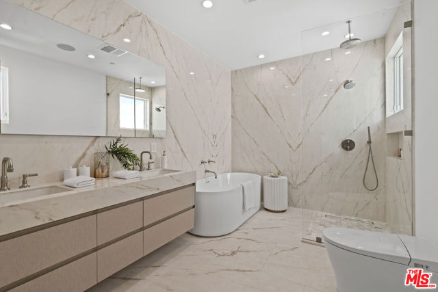 11622 Charnock Road, Los Angeles CA: https://media.crmls.org/mediaz/4ec5bc06-9e0a-4302-b8b5-0d155d0cf432.jpg