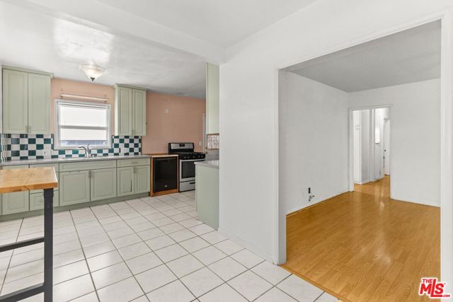 4057 Tivoli Avenue photo 4