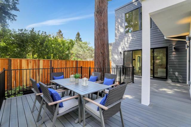 546 9th Avenue, Menlo Park CA: https://media.crmls.org/mediaz/4ec7ede3-1043-4b40-aebf-deec98ee81df.jpg